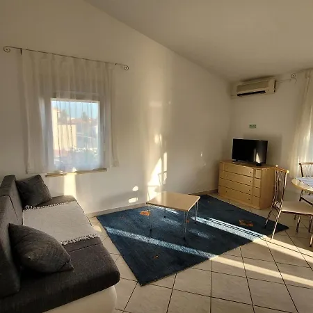 Mirta * Starigrad Paklenica