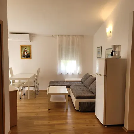 Apartment Mirta Starigrad Paklenica