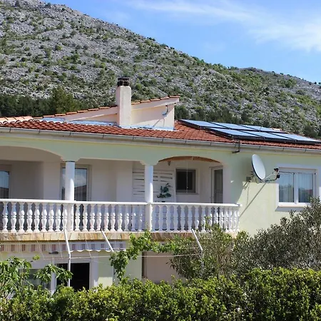 Apartment Mirta