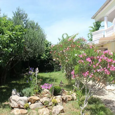 Mirta * Starigrad Paklenica