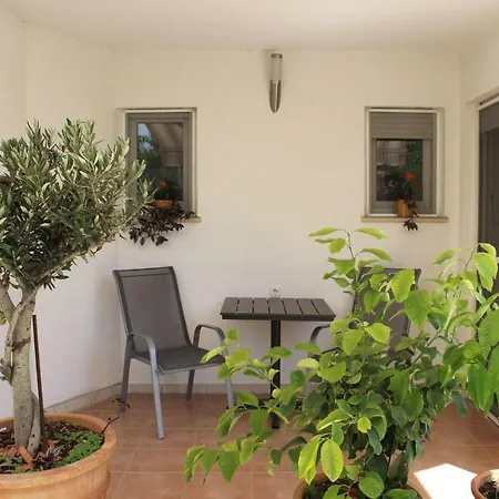 Mirta Apartmán Starigrad Paklenica